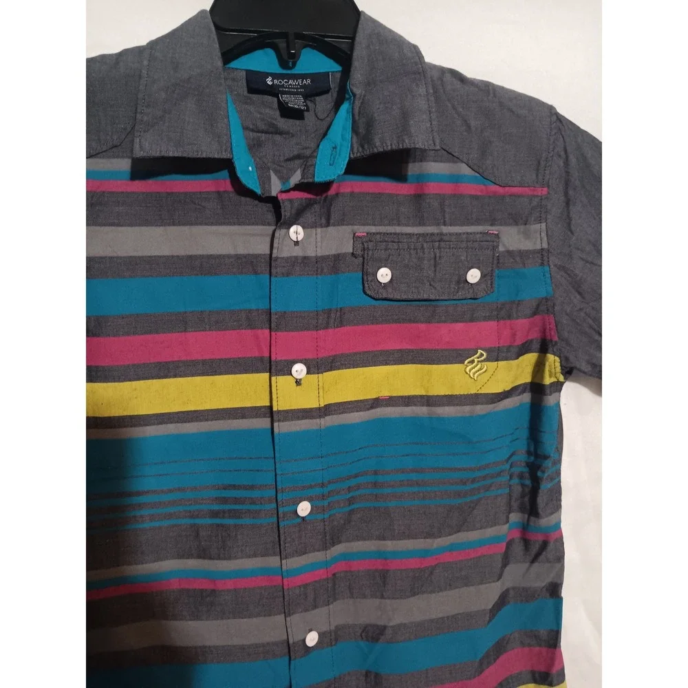 Rocawear Boys Gray Striped Short Sleeve Button Down Shirt Size M 10/12 Patch